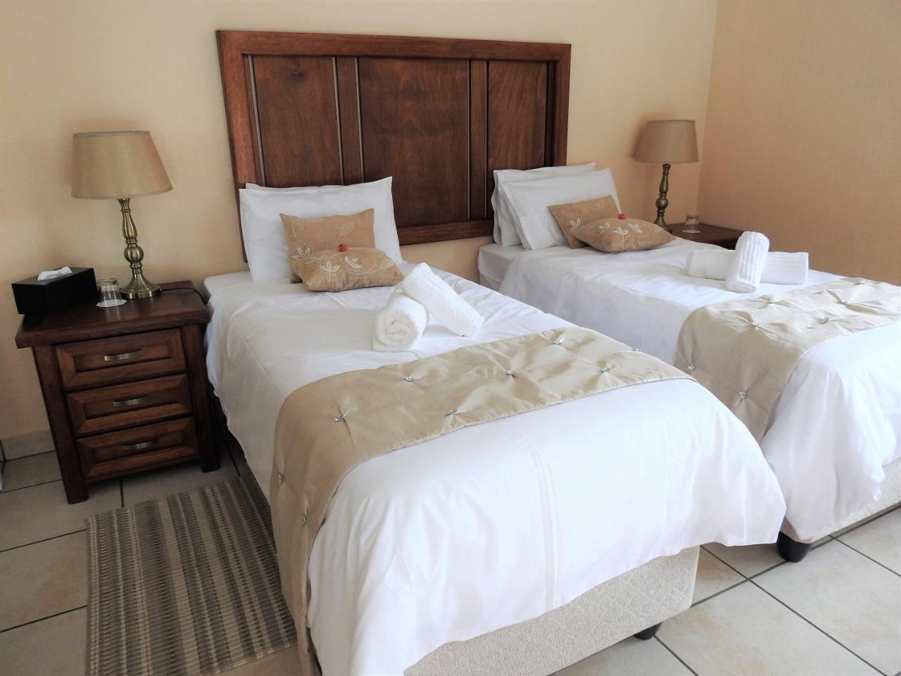 Ubuntu Bed And Breakfast Марлот Парк Екстериор снимка